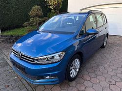 Blau Gebraucht 2016 VW Touran Comfortline Van / Kleinbus | 15.490 € (Fairer Preis)