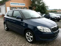 Blau Gebraucht 2011 Skoda Fabia Family Limousine | 2.999 € (Guter Preis)