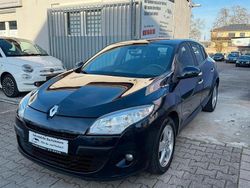 Blau Gebraucht 2010 Renault Mégane Dynamique Limousine | 2.999 € (Etwas zu teuer)
