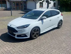 Schwarz Gebraucht 2016 Ford Focus Sport Limousine | 9.000 € (Superpreis)