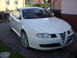 Weiß Gebraucht 2008 Alfa Romeo GT Coupé | 2.300 €