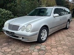 Silber Gebraucht 2000 Mercedes E200 Classic Kombi | 2.990 € (Superpreis)
