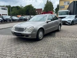 Gold Gebraucht 2002 Mercedes E320 Limousine | 1.799 € (Guter Preis)