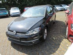 Deep black perleffekt Gebraucht 2019 VW Golf VII Comfortline Kombi | 9.488 € (Superpreis)
