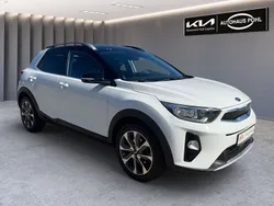 Weiß Gebraucht 2018 Kia Stonic 2 SUV | 13.990 € (Fairer Preis)