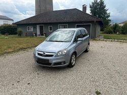 Grau Gebraucht 2007 Opel Zafira Van / Kleinbus | 2.199 € (Fairer Preis)