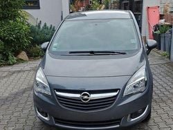 Grau Gebraucht 2015 Opel Meriva Van / Kleinbus | 3.800 € (Superpreis)