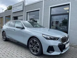Grau Gebraucht 2024 BMW 520 M Sport Kombi | 53.690 € (Superpreis)