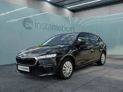 Schwarz Gebraucht 2025 Skoda Scala Essence Kleinwagen | 23.580 € (Teuer)