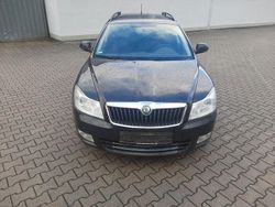 Schwarz Gebraucht 2012 Skoda Octavia Ambiente Kombi | 2.200 € (Guter Preis)