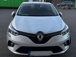 Silber Gebraucht 2020 Renault Clio V Experience Kleinwagen | 12.490 € (Fairer Preis)