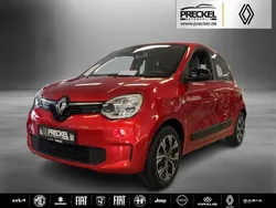 Dezirrot metallic (metallic) Gebraucht 2021 Renault Twingo Zen Kleinwagen | 10.470 € (Fairer Preis)