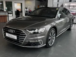 Grau Gebraucht 2020 Audi A8 Limousine | 46.890 € (Guter Preis)