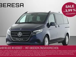 Sodalithblau Gebraucht 2024 Mercedes V220 Style Van / Kleinbus | 54.980 € (Etwas zu teuer)