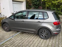 Grau Gebraucht 2016 VW Golf Sportsvan Allstar Van / Kleinbus | 12.900 € (Guter Preis)