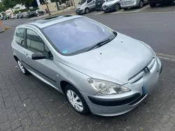 Silber Gebraucht 2005 Peugeot 307 Limousine | 2.500 €