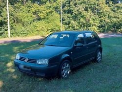 Grün Gebraucht 1999 VW Golf IV Limousine | 699 € (Fairer Preis)
