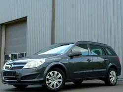 Grau Gebraucht 2009 Opel Astra Selection Kombi | 2.640 € (Fairer Preis)