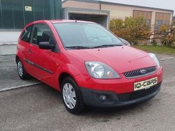 Rot Gebraucht 2006 Ford Fiesta Ambiente Limousine | 3.490 €