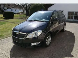 Schwarz Gebraucht 2012 Skoda Fabia Family Kombi | 7.000 € (Teuer)
