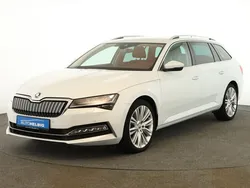 Moonweiss metallic Gebraucht 2023 Skoda Superb Style Kombi | 29.880 € (Guter Preis)