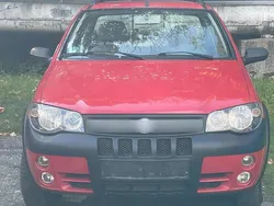 Rot Gebraucht 2007 Fiat Strada Abholung | 4.399 €