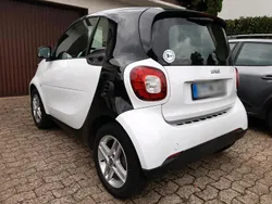 Weiß Gebraucht 2016 Smart ForTwo Coupé Coupé | 5.500 € (Fairer Preis)