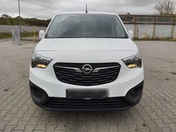 Weiß Gebraucht 2021 Opel Combo Van / Kleinbus | 8.999 € (Teuer)