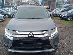 Grau Gebraucht 2017 Mitsubishi Outlander Plus SUV | 7.000 € (Superpreis)