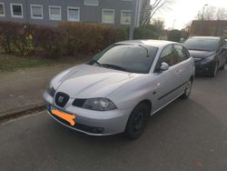 Grau Gebraucht 2004 Seat Ibiza Stylance Limousine | 1.000 € (Teuer)