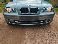 Grün Gebraucht 2002 BMW 318 Coupé | 5.555 €