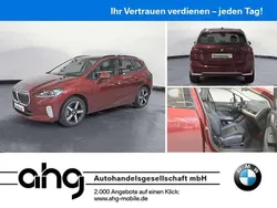 Piemont rot metallic Gebraucht 2024 BMW 220 Luxury Line Van / Kleinbus | 36.960 €