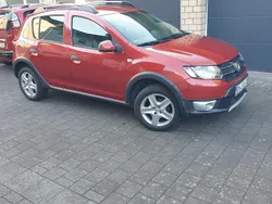 Rot Gebraucht 2013 Dacia Sandero Kleinwagen | 5.100 €