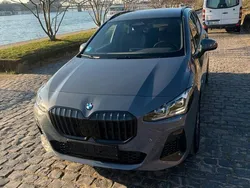 Grau Gebraucht 2023 BMW 218 Performance Kombi | 29.800 € (Fairer Preis)