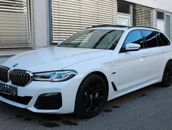 Weiß Gebraucht 2022 BMW 530e M Sport Limousine | 31.980 € (Fairer Preis)