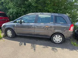 Plat.anthr./rogrey/0j:silbergr Gebraucht 2012 Opel Zafira Family Van / Kleinbus | 3.600 € (Superpreis)