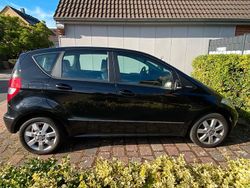 Schwarz Gebraucht 2010 Mercedes 200 Kleinwagen | 12.800 €