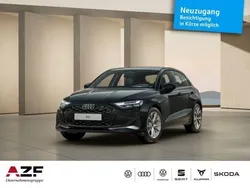 Grau Neu 2025 Audi A3 Sportback Advanced Plus Limousine | 36.990 € (Guter Preis)