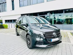 Grau Gebraucht 2024 Mercedes V300 Avantgarde Van / Kleinbus | 76.900 € (Teuer)