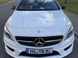 Weiß Gebraucht 2014 Mercedes CLA200 Limousine | 19.900 € (Teuer)