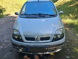 Silber Gebraucht 2002 Renault Scénic Expression Van / Kleinbus | 1.950 € (Teuer)