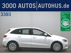 Weiss Gebraucht 2019 Mercedes B180 Van / Kleinbus | 14.380 € (Guter Preis)