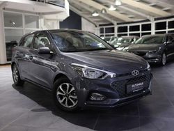 Star dust Gebraucht 2019 Hyundai i20 Trend Limousine | 12.980 €