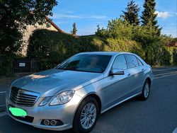 Silber Gebraucht 2010 Mercedes E200 Limousine | 8.900 € (Fairer Preis)