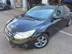 Pantherschwarz metallic Gebraucht 2013 Ford Focus SYNC Edition Kleinwagen | 2.999 € (Superpreis)