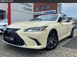 Schwarz Neu 2024 Lexus ES300H Business Edition Limousine | 52.900 €