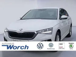 Weiß Gebraucht 2023 Skoda Scala Ambition Kleinwagen | 17.890 € (Guter Preis)