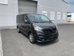 Schwarz Gebraucht 2018 Renault Trafic Van | 14.000 € (Fairer Preis)