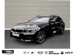 Saphirschwarz metallic Gebraucht 2022 BMW 330e Efficient Dynamics Kombi | 30.900 € (Fairer Preis)