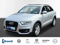 Eissilber metallic (metallic) Gebraucht 2012 Audi Q3 Design SUV | 11.790 € (Fairer Preis)